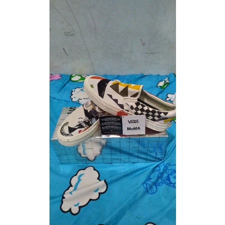 VANS SLIP ON MOMA