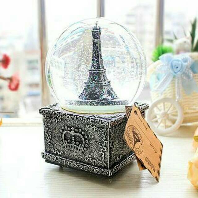 Crystall ball / Snow Globe Eiffel putar + musik " Castle in the sky "