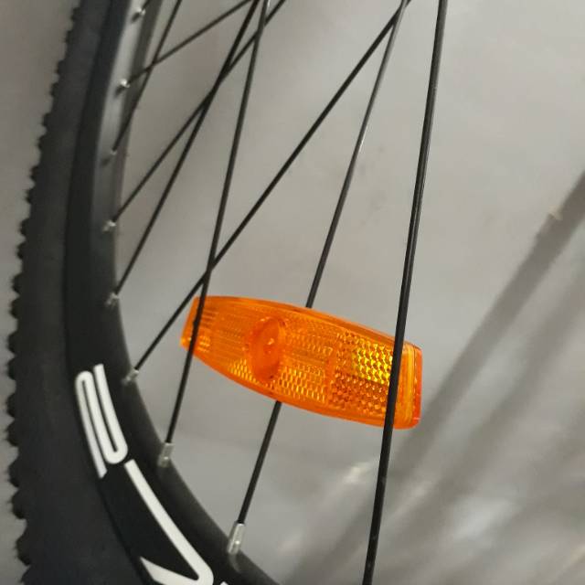 REFLEKTOR ATAU MATA KUCING DI JARI JARI SEPEDA HARGA SEPASANG