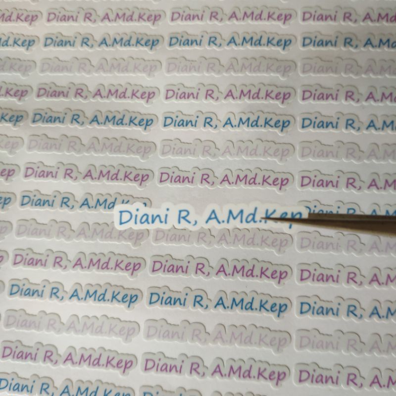 

CUSTOM PRINT STIKER LABEL NAMA PER A4