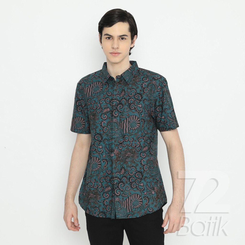 BAJU BATIK COUPLE  Kemeja Rok Lilit Instan Batik Pria Lengan Pendek Slimfit Premium Balian Biru 722816 Cap 72 - Baju Kemeja Atasan Pakaian Batik Couple Cople Pria Cowok Laki Laki Remaja Keluarga Lengan Pendek Modern Slimfit Premium Kekinian