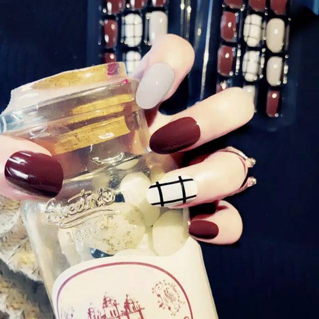 Vanker 24 PCs kuku palsu pendek warna merah wine untuk Diy