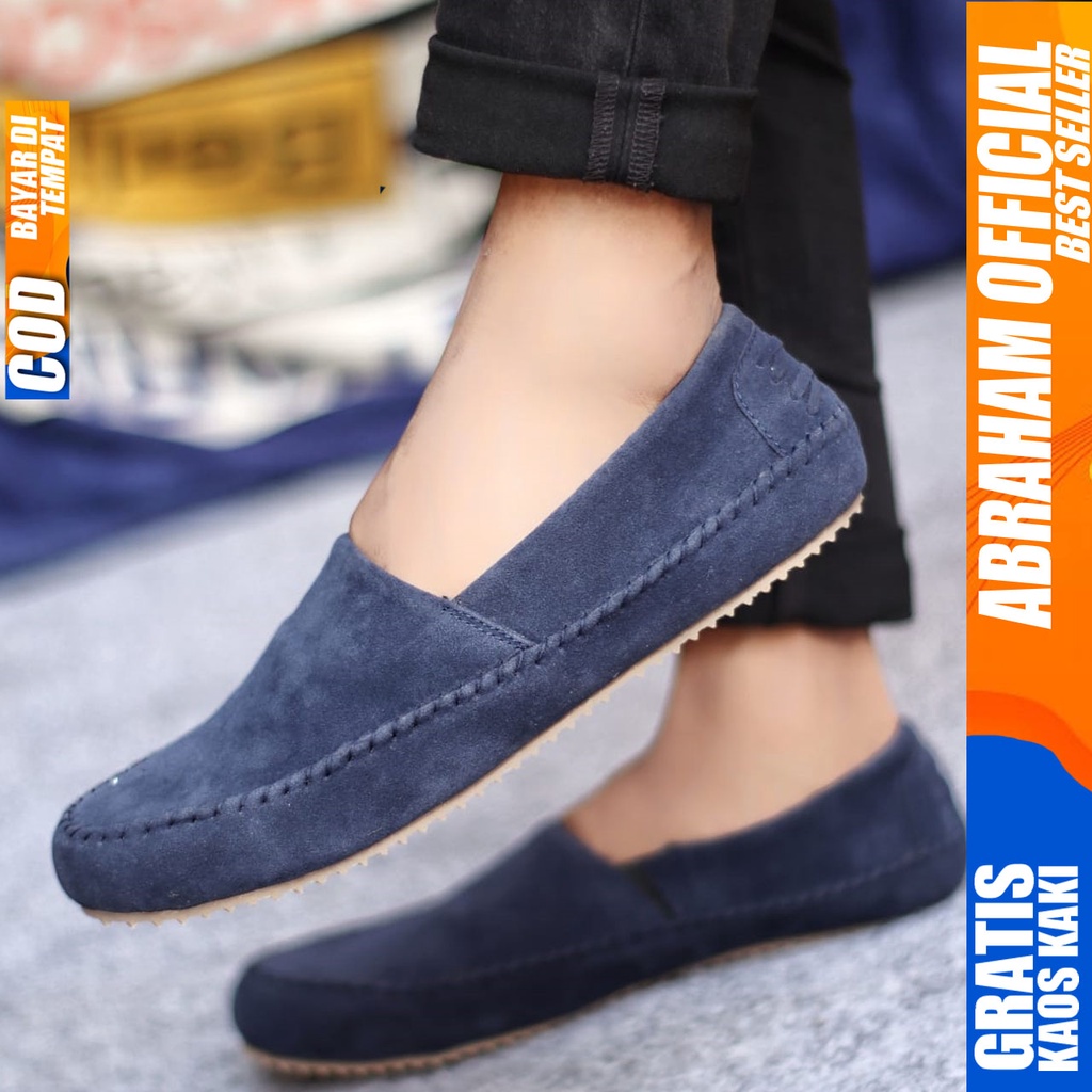 Sepatu Slip on Pria Santai Casual Formal Suede Kerja Kantor Kuliah Kondangan Hitam Keren Terbaru