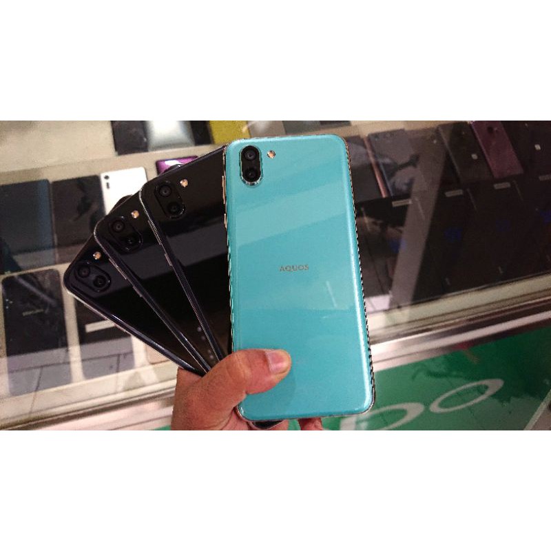 SHARP AQUOS SHV 42 4/64 gb R2 orderan aji 2unit