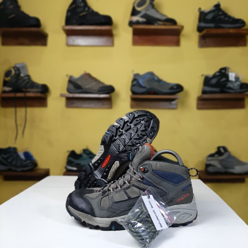SEPATU GUNUNG SECOND TREKSTA SZ 41 + BONUS TALI SEPATU GUNUNG