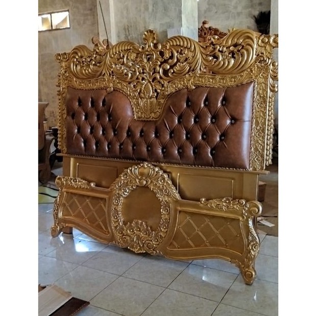 Dipan Tempat Tidur Jok Raja Bahan Kayu Jati Warna Gold Ukuran No.1 200 x 180 Produk Asli Jepara