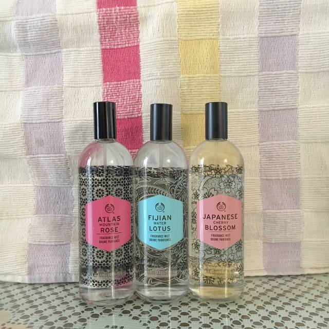 Body Shop Atlas Rose, Fujian, Japanes blosem