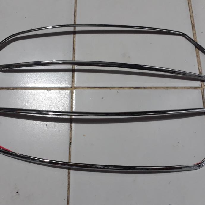 Ford Ecosport Garnish List Lampu Depan Chrome ecosport 021