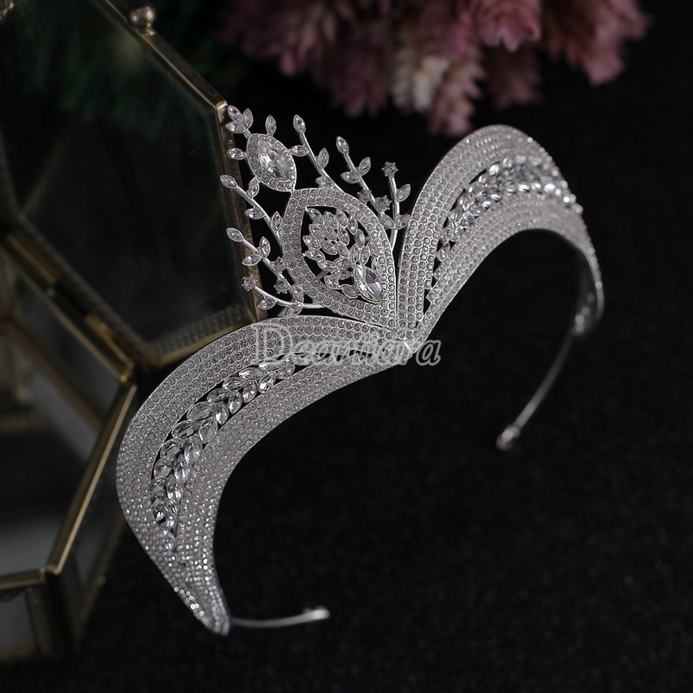 Mahkota Tiara Bahan Alloy Aksen Berlian Untuk Pernikahan