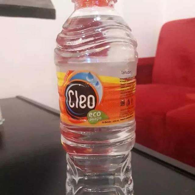  Air mineral Cleo  botol 550ml Shopee Indonesia