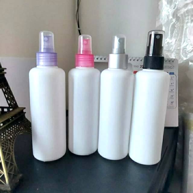 BOTOL 250 ml HDPE Putih Susu Spray 4 Warna MIN 5 PCS BOTOL 250 ml HDPE Putih Susu Spray 4 Warna MIN 5 PCS