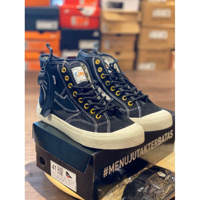 CHEZZ FOOTWEAR PROTO ZORO High “ Black White “Local Pride Buatan Indonesia