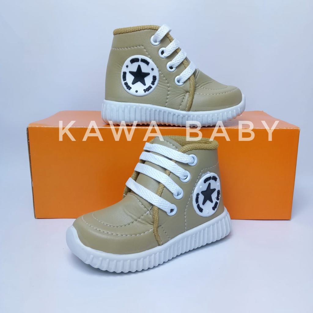 Sepatu Anak Boot Bintang 3 Warna / Kisaran 1-5 Tahun