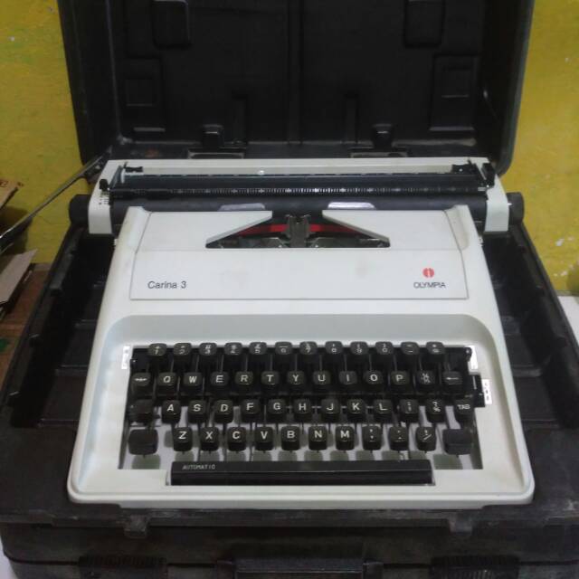Mesin ketik merk Olympia