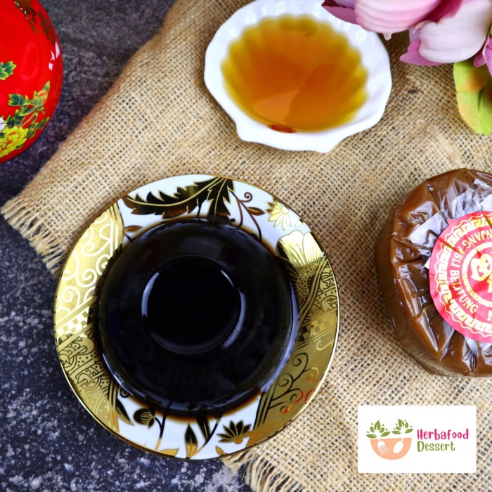 

Gui ling gao + honey