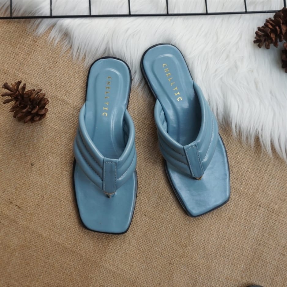 Sandal Flat/Sendal Selop Slip On Teplek Tali Jepit Busa Wanita Terbaru/Sendal Rumah Nyaman/Slop Casual Perempuan Remaja/Wedges Wanita Kekinian Cod Gratis Ongkir/Women Sliper Bukan Zara/Kelly Sandal Puffy