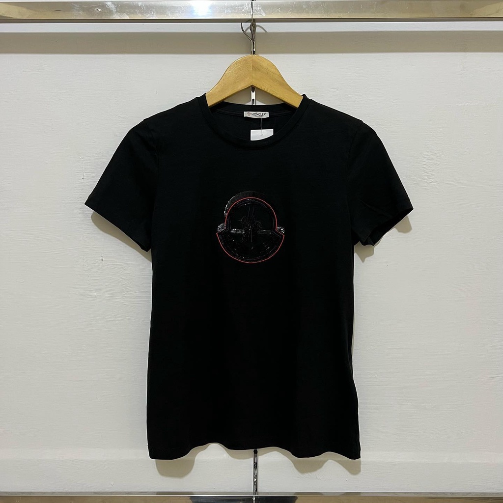 Harga Moncler Second Original Terbaru Juni 2022 | BigGo Indonesia Harga Moncler Second Original Terbaru Juni 2022 | BigGo Indonesia
