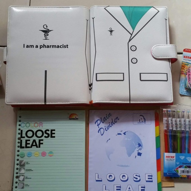 

Binder almameter farmasi