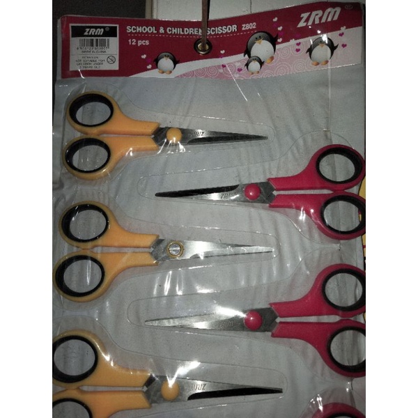 

Gunting renceng Sedang ZRM 802 per pcs