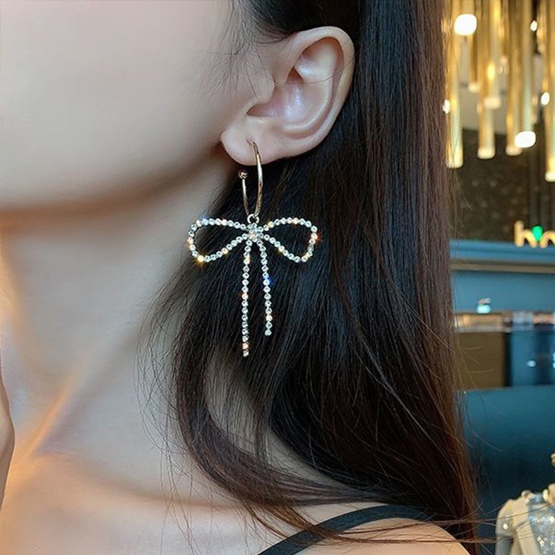 Anting Tusuk Gantung Desain Pita Hias Berlian Gaya Mewah Untuk Wanita