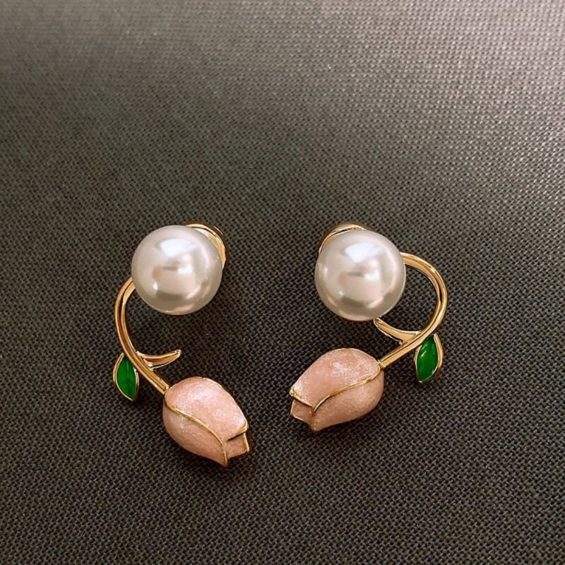 Anting Bentuk Bunga Tulip Aksen Mutiara Warna Pink Gaya Vintage