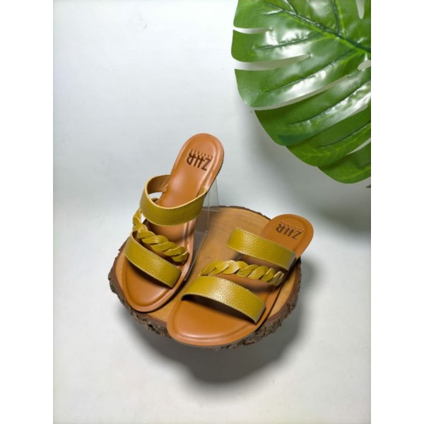 Sandal Kulit Wanita