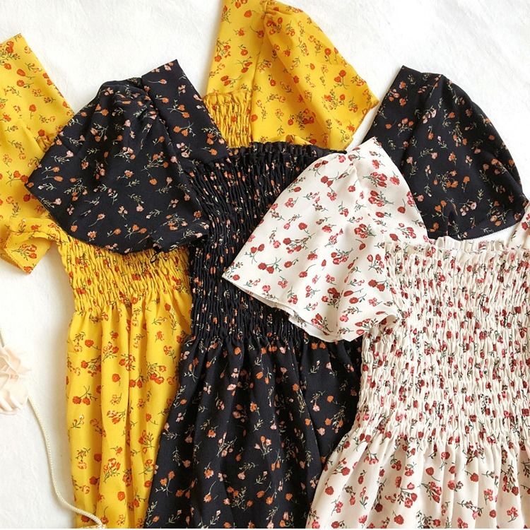 Gaun bunga panjang smocked raffle vintage dengan lengan pendek