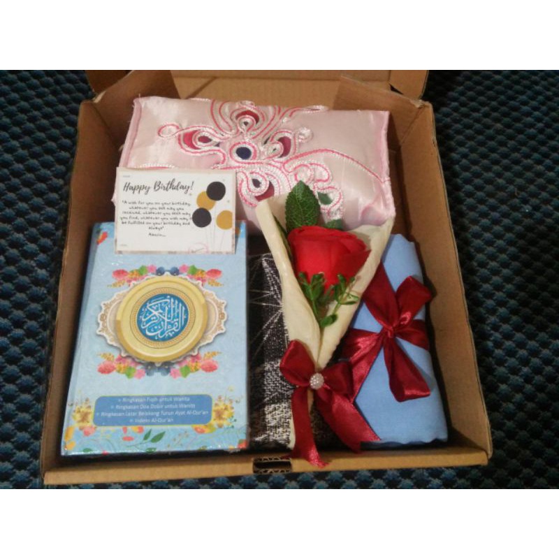 

hampers cewek/hampers hijab/hampers alat sholat