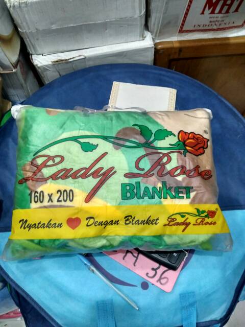 Selimut lady rose ukuran 160×200