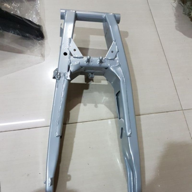 SWING ARM/ FORK VIXION