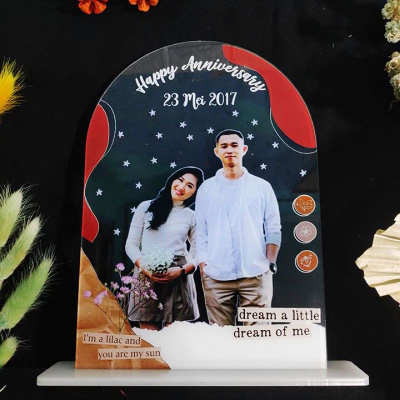 

HAMPERS GIFT AKRILIK CUSTOM