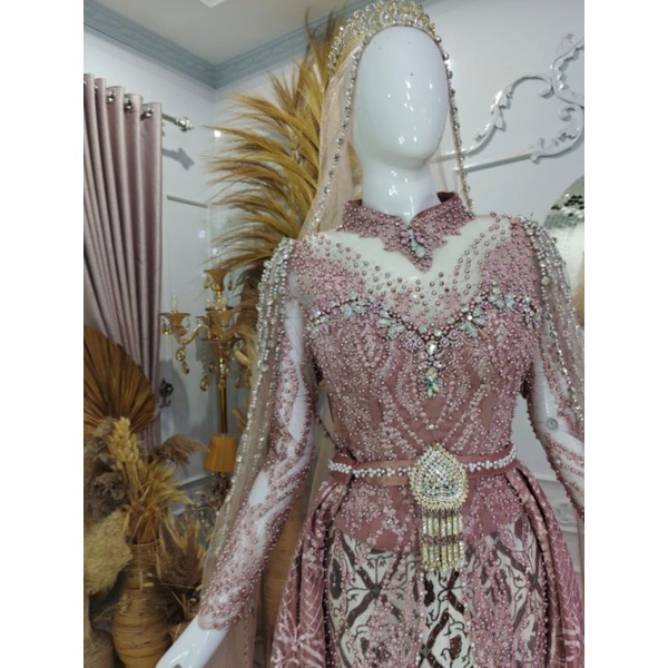 gaun pengantin rose gold