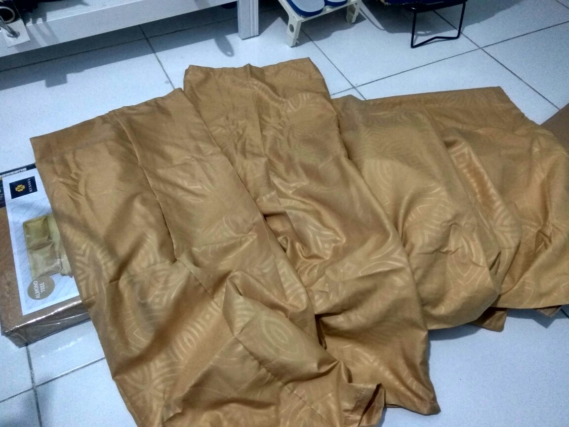 Sprei Kendra Polos 160x200 Tinggi 25 Emboss - Jacquard Hotel Bedding - Minimalis Murah