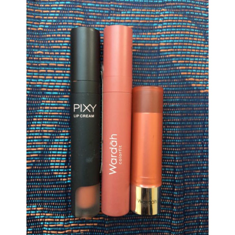 BUNDLING preloved wardah velvet matte no 01pixy lip cream no 10
wardah colorfit no 03