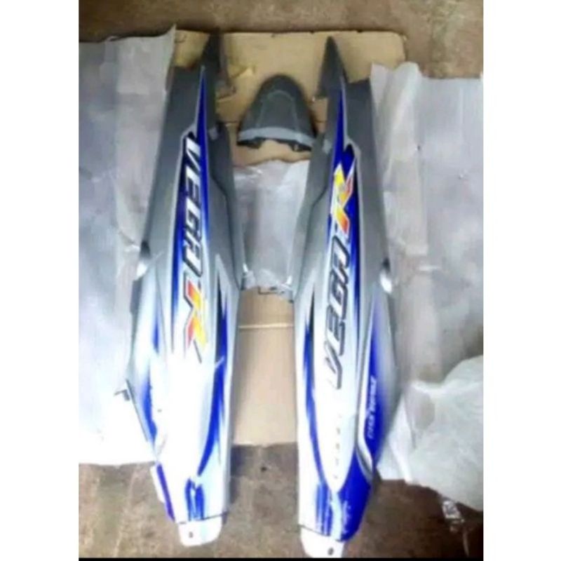 Cover Body Vega R New warna Silver plus sticker