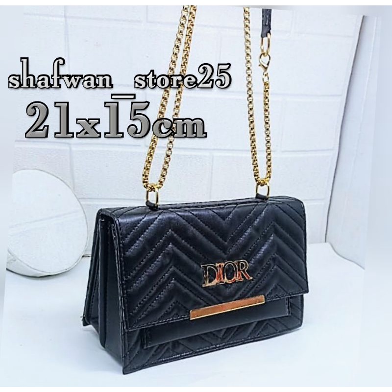 Tas Selempang wanita Kekinian//Tas Wanita Rantai ulir// Black Motif Behel//Fashion Wanita//Fashion Kekinian//tasselempang #slingbag  #taspinggang#slingbag #taswanitagaya