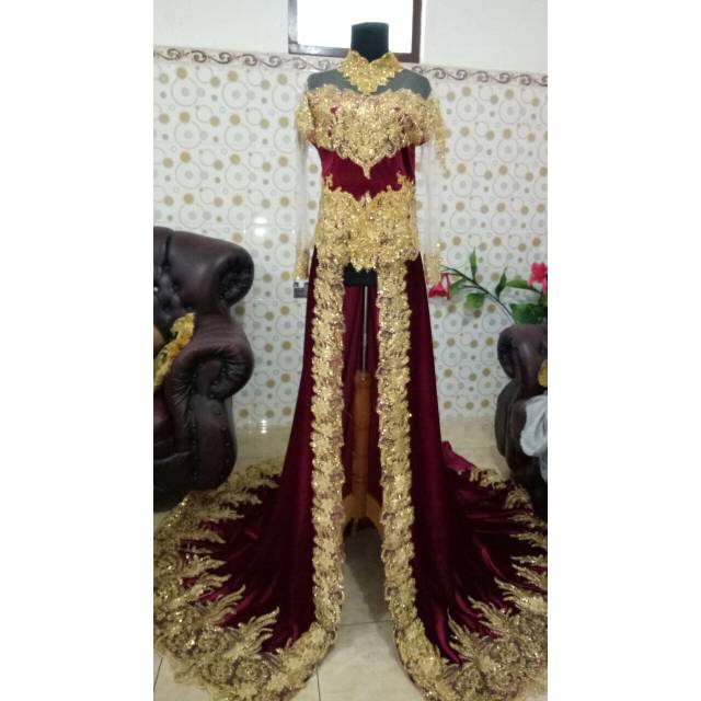 Kebaya ekor bludruuuu