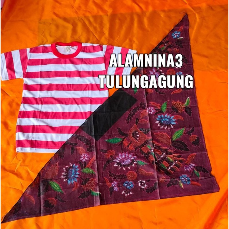 kaos lorek lurik sakera merah putih dan udeng Odeng segitiga madura