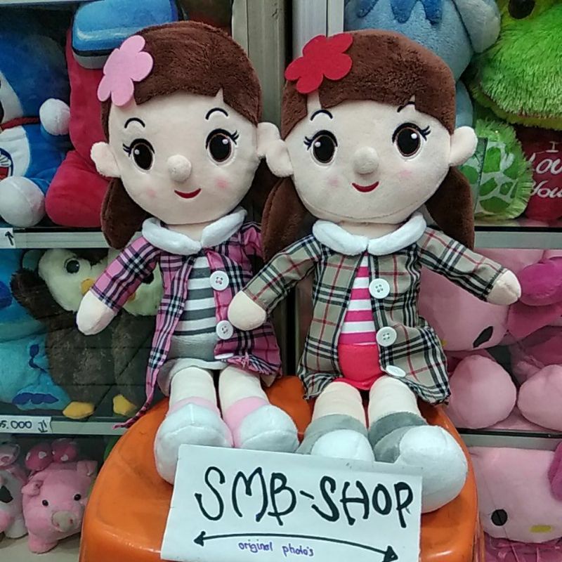 Boneka anak anak perempuan kembar lucu