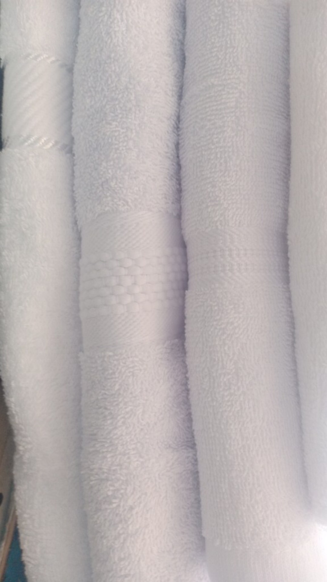 Rc Handuk Sport Chalmer Warna Putih Dan Biru Grade B No Label