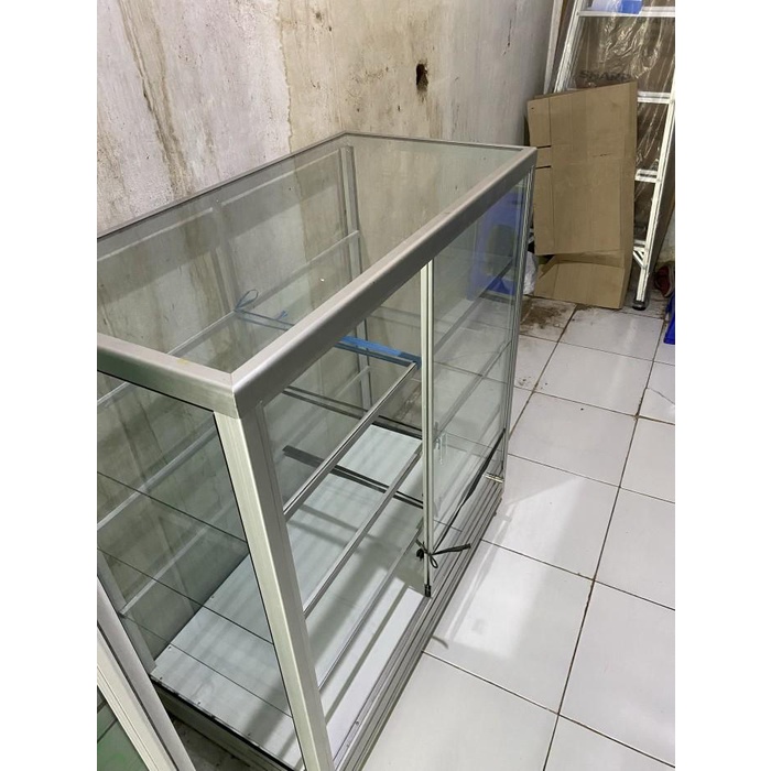 

Etalase Kaca Aluminium Ukuran 1 Meter 1,2 Meter 1,5 Meter 006