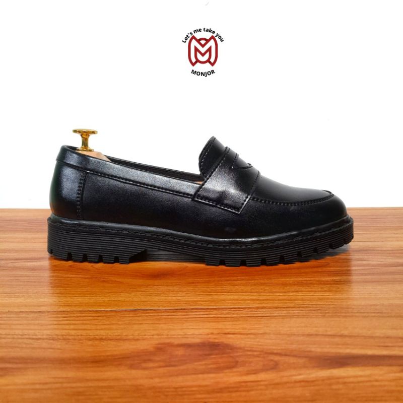 SEPATU PRIA FORMAL LOAFER KASUAL HITAM POLOS TERBARU