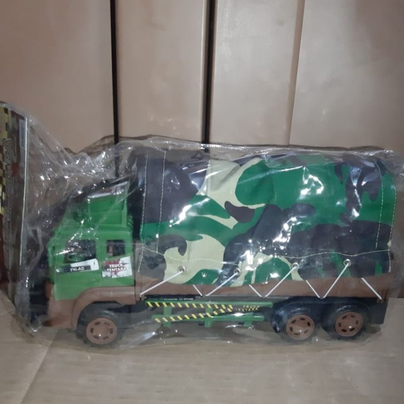 mainan Truk tentara TNI Ad Anak-Mainan Truk Militer sedang
