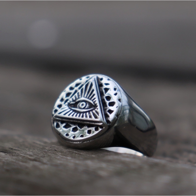 Cincin Bentuk Mata Evil Segitiga Geometris Gaya Retro Untuk Pria