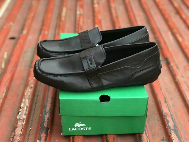 Sepatu Pria Cowok Slop Slip On Lacoste Suede Santai Nyaman HangOut Jalan2 NgemOl Trend Pria Kekinian