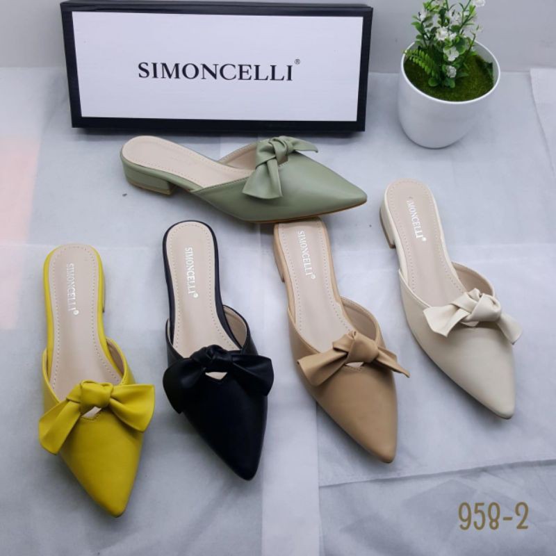 Sandal sepatu Simoncelli