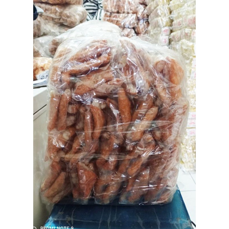 SIOMAY SEGITIGA BESAR 100PCS ( 10 BKS )