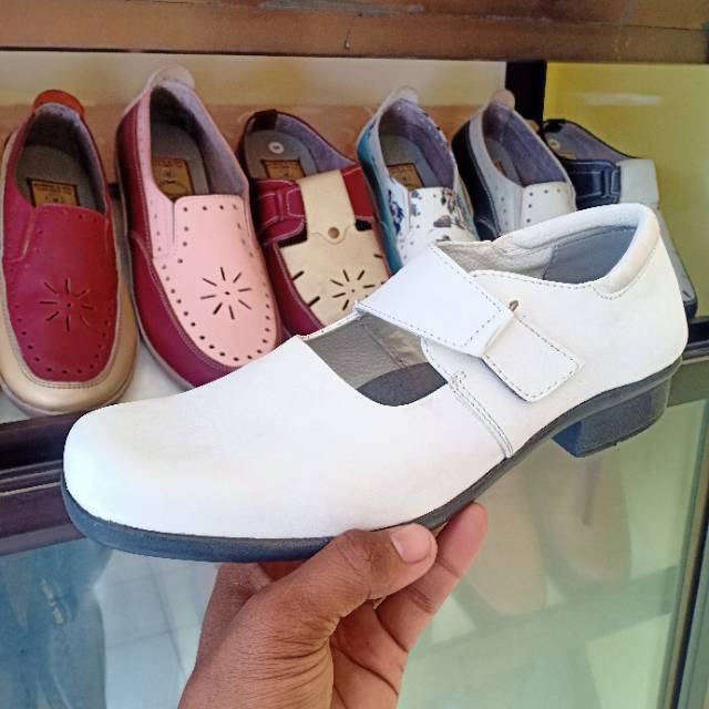 MANDIENS - SJ109 Sepatu Paskibra Cewek Kulit Sapi Asli