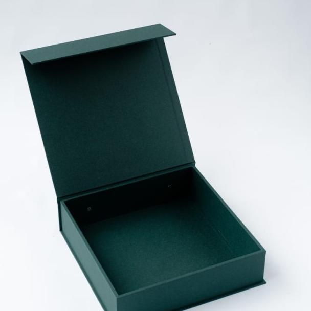 

➢ kotak kado souvenir uk 30x30x8cm - Hijau ✈