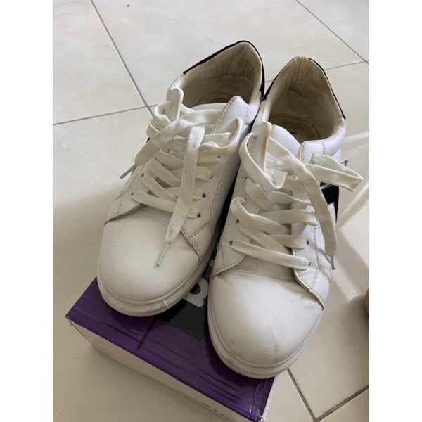 Preloved Sepatu Laviola Matahari